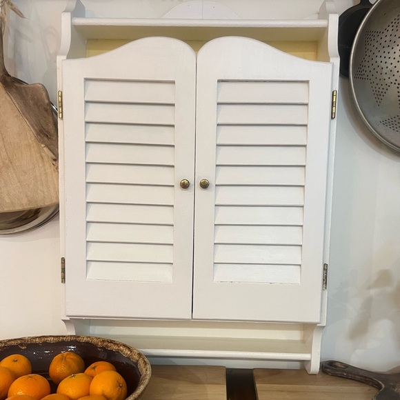 Vintage Wall Mount Spice Rack w Brass Hardware - Picture 3 of 15